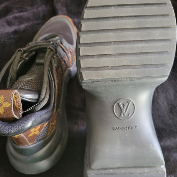 Louis Vuitton Archlight Sneaker - Picture 8 of 10